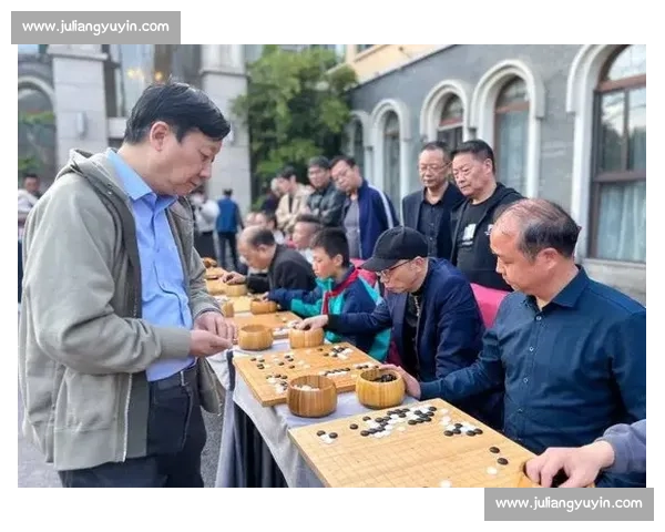 智勇对决象棋赛激烈开战高手云集各路棋迷齐聚一堂共襄盛举